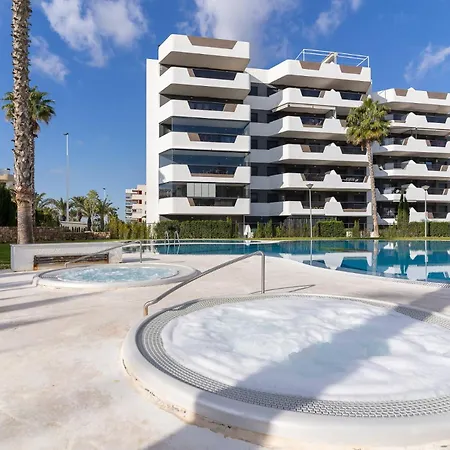 Rentafive - Nuevo - Piscina - Jardin Apartment