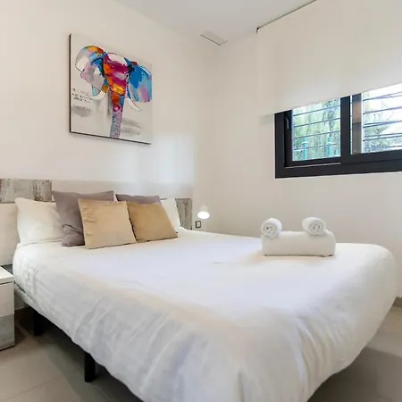 Apartment Rentafive - Nuevo - Piscina - Jardin *