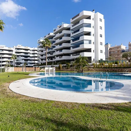 Rentafive - Nuevo - Piscina - Jardin Apartment *