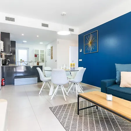 Rentafive - Nuevo - Piscina - Jardin Apartment