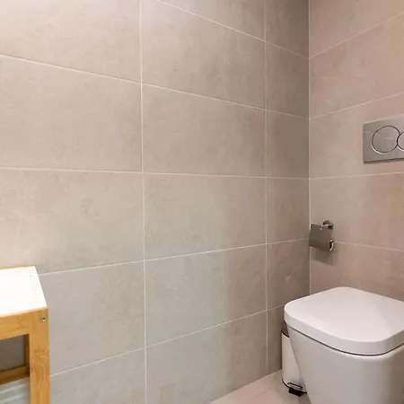 Rentafive - Nuevo - Piscina - Jardin Apartment